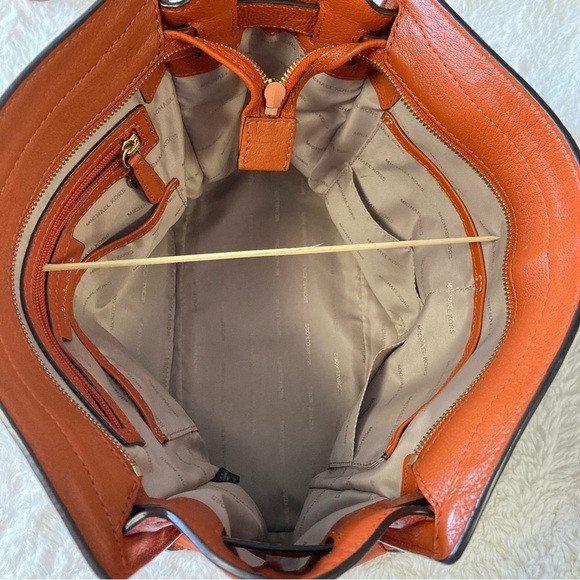Michael Kors Poppy Orange Leather Hamilton Satchel  with matching wallet - Picture 4 of 16